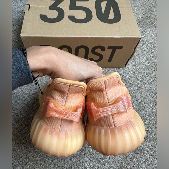 Adidas Yeezy Boost 350 V2 - ‘Mono Clay’ - Picture 6 of 11